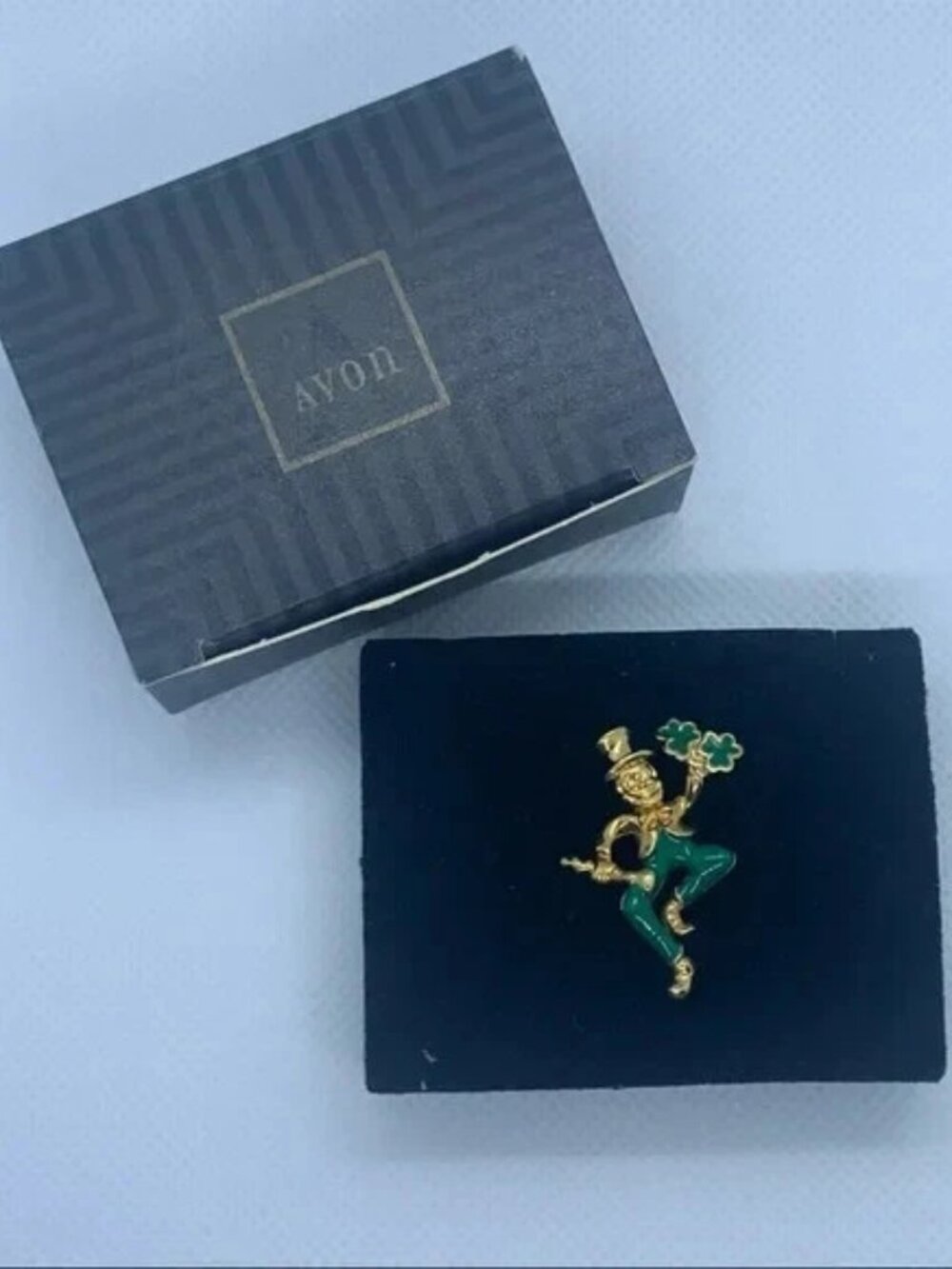 VINTAGE IN THE BOX Avon St Patrick s Day Leprechaun Pin